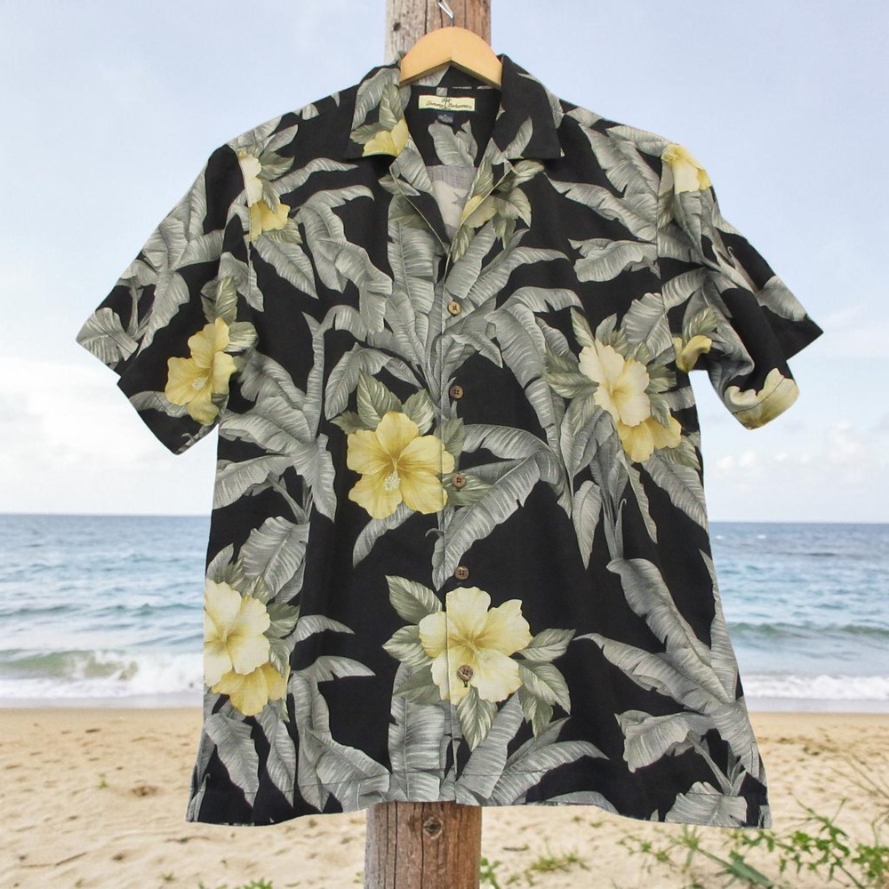 Tommy Bahama Hawaiian Aloha Shirt Mens M Black Yellow Hibiscus 100% Silk Camp‎